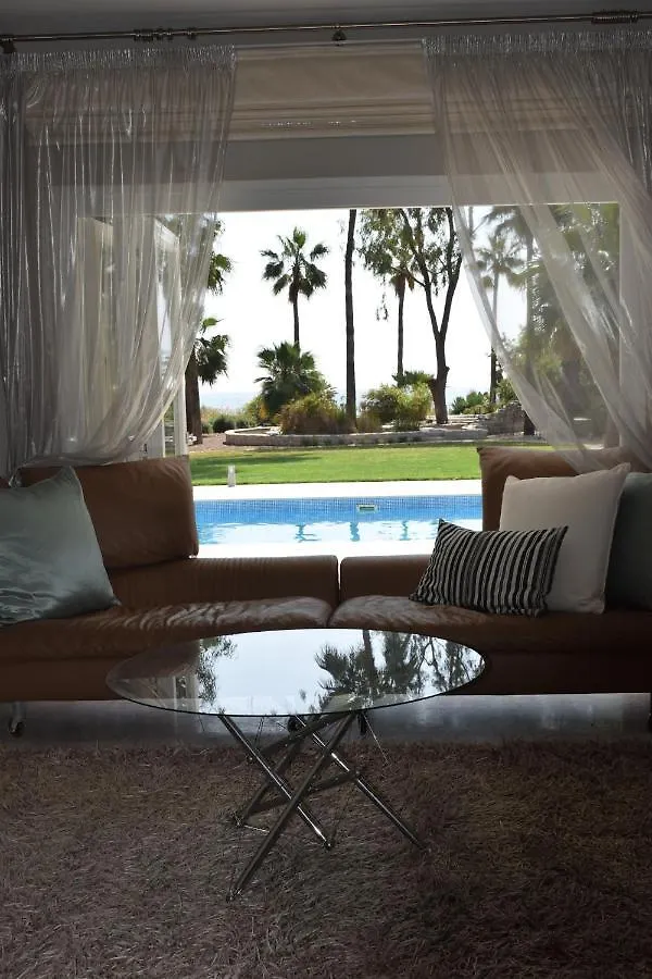 Deluxe First Line Villa Perivolia